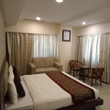 The Contour Hotel Guwahati Exterior foto