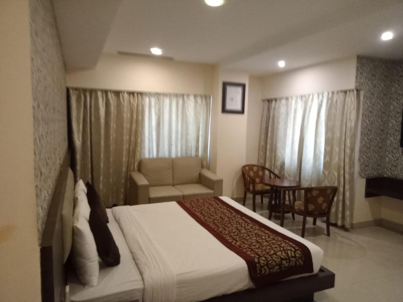 The Contour Hotel Guwahati Exterior foto