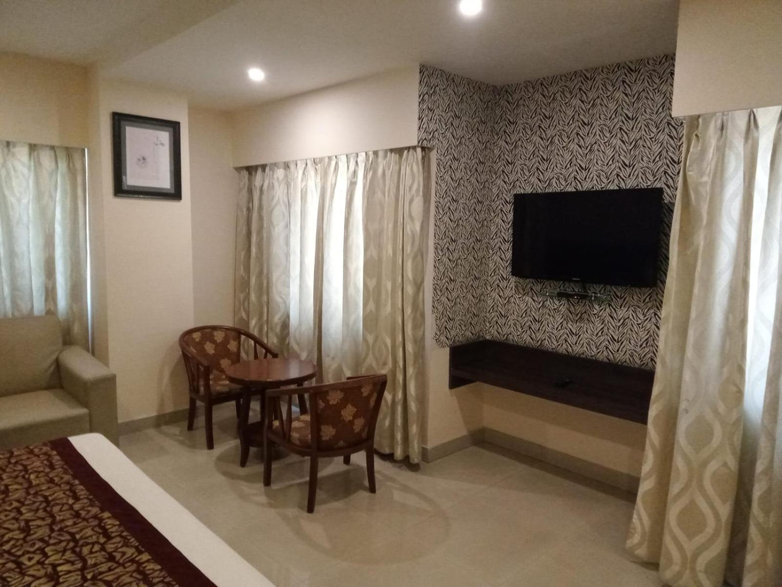 The Contour Hotel Guwahati Exterior foto