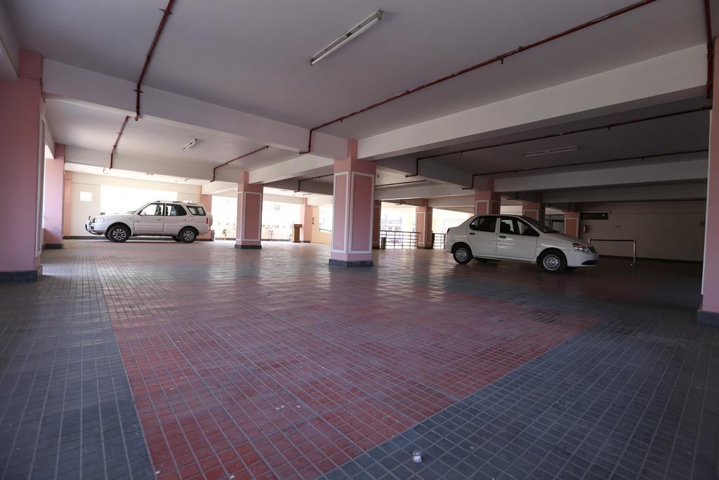 The Contour Hotel Guwahati Exterior foto