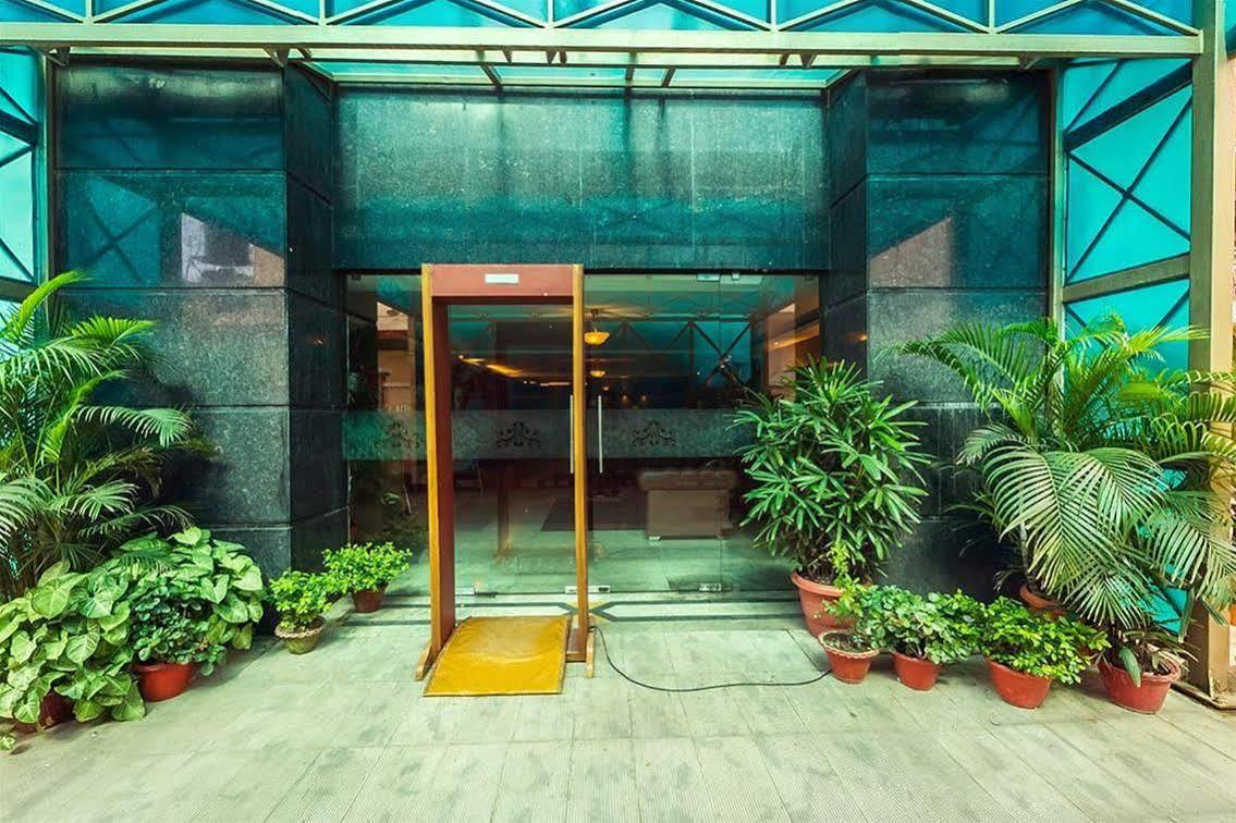The Contour Hotel Guwahati Exterior foto